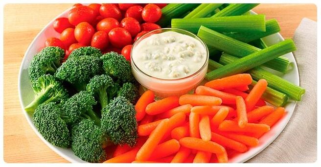 六瓣饮食的蔬菜日，生吃蔬菜和煮蔬菜都吃。